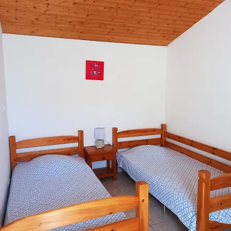 Maison De 3 Chambres Avec Piscine Partagee Et Jardin Clos A Le Chateau D'Oleron A 8 Km De La Plage Le Château-dʼOléron